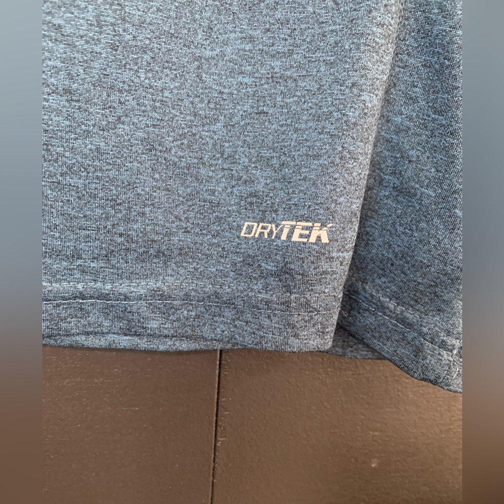 TEK GEAR dry tek shirt. Mens M. Short sleeve. Summer. Activewear. Casual. - Picture 2 of 5